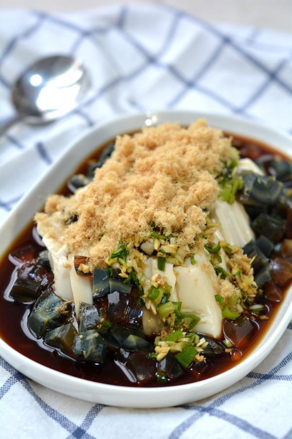 肉松皮蛋豆腐的做法-家常味拌菜譜