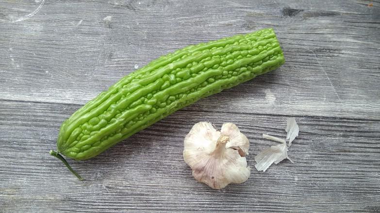 清炒苦瓜的做法-家常味炒菜譜