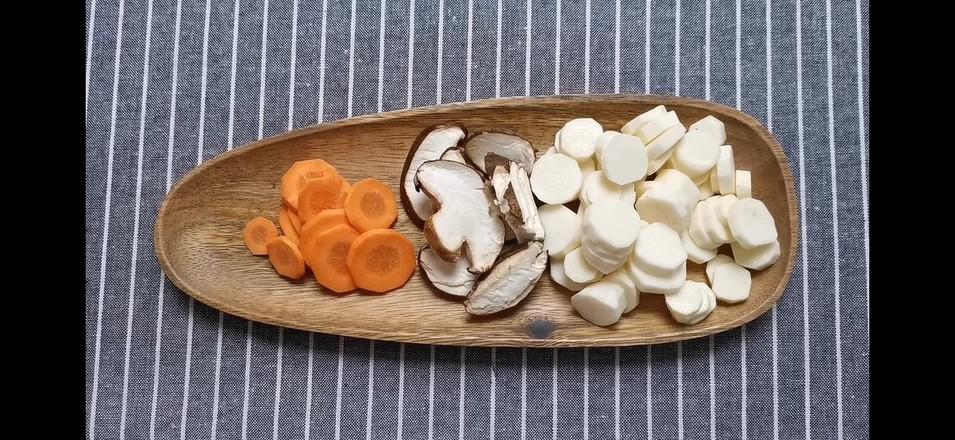 輔食：山藥雞肉丸的做法-咸鮮味煮菜譜