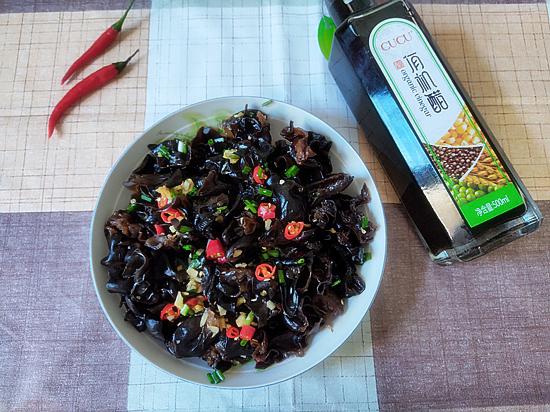 涼拌黑木耳的做法-酸辣味拌菜譜-易網健康養生網 涼拌黑木耳的做法-酸辣味拌菜譜