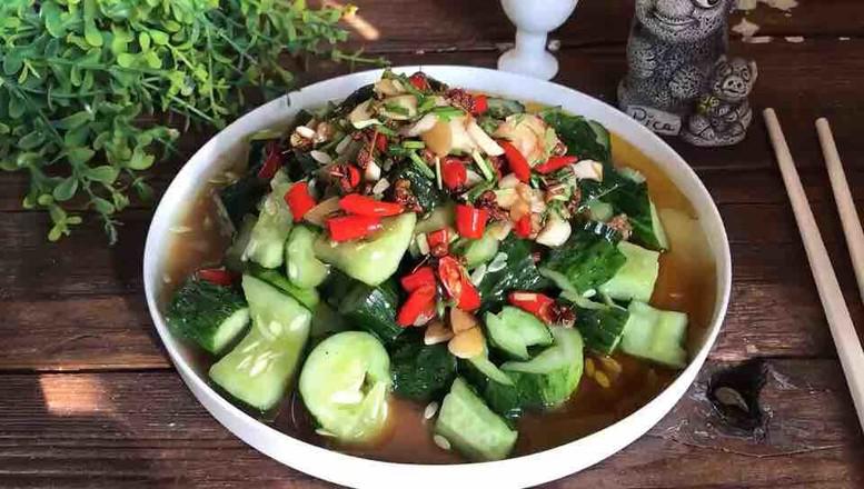 刀拍黃瓜你是怎么做的？跟我的做法一樣嗎？的做法-家常味拌菜譜