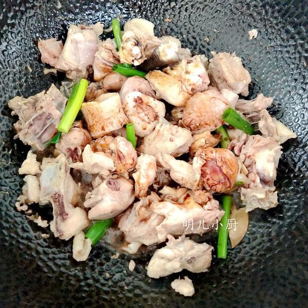 燉炒大公雞的做法-家常味燉菜譜