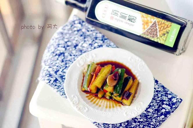 熗拌黃瓜的做法-酸辣味拌菜譜