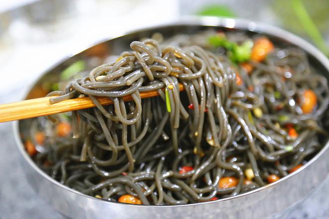 涼拌蕨根粉的做法-香辣味拌菜譜