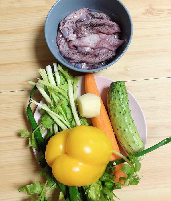 醬爆筆管魷魚（10分鐘快手菜）的做法-醬香味炒菜譜