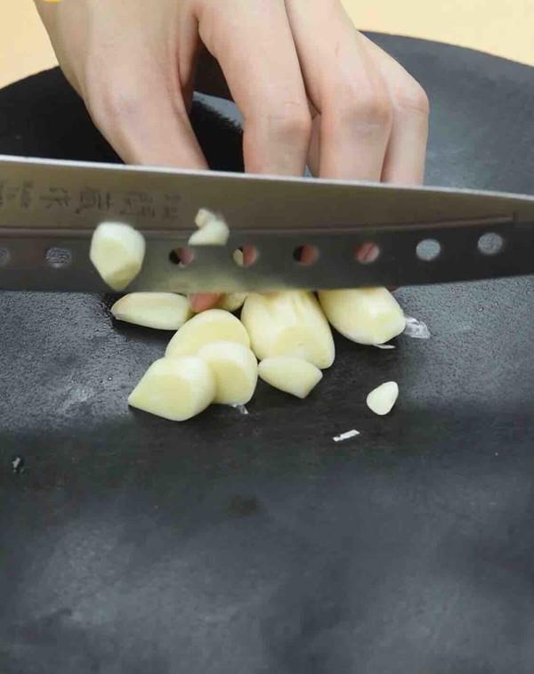 蒜蓉烤白菇的做法-香辣味烤菜譜