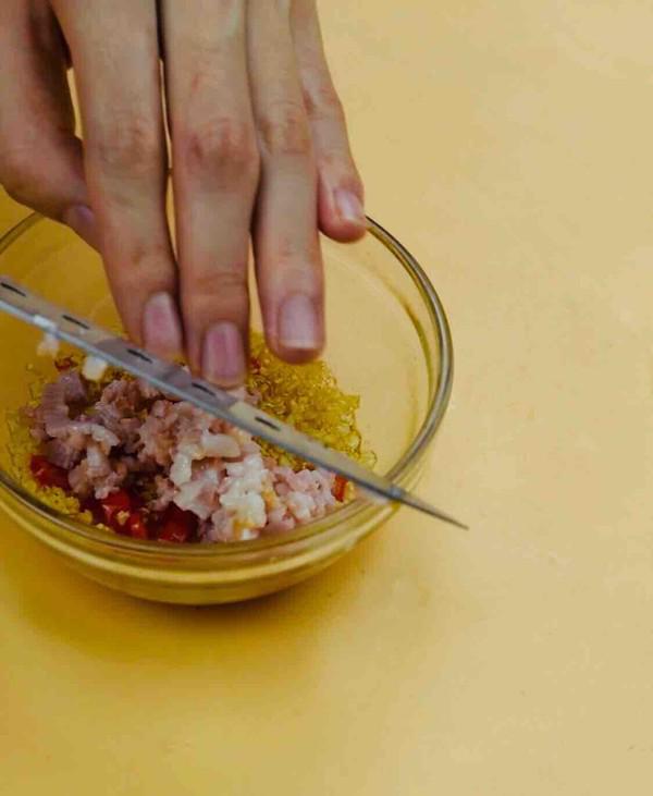 蒜蓉烤白菇的做法-香辣味烤菜譜