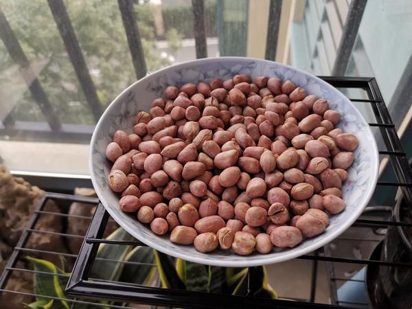 快手無油烤花生的做法-家常味烤菜譜