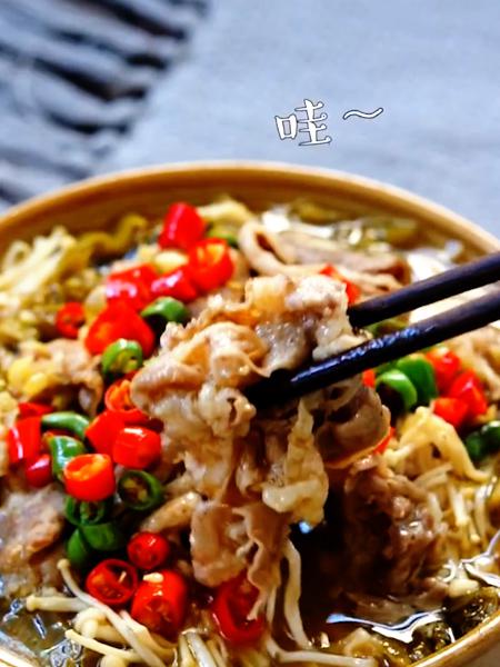 酸菜肥牛湯的做法-家常味炒菜譜