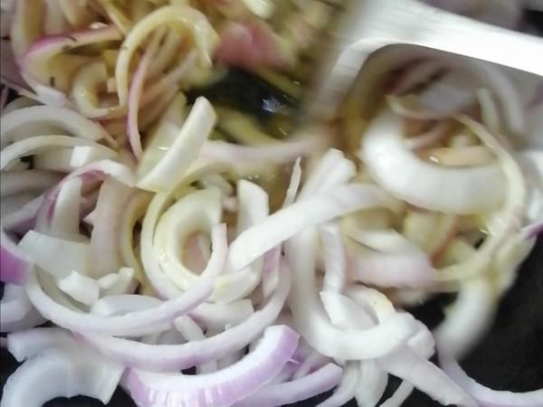 洋蔥炒鱔絲的做法-家常味炒菜譜-易網健康養生網 洋蔥炒鱔絲的做法-家常味炒菜譜