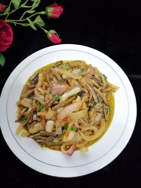 洋蔥炒鱔絲的做法-家常味炒菜譜-易網健康養生網 洋蔥炒鱔絲的做法-家常味炒菜譜