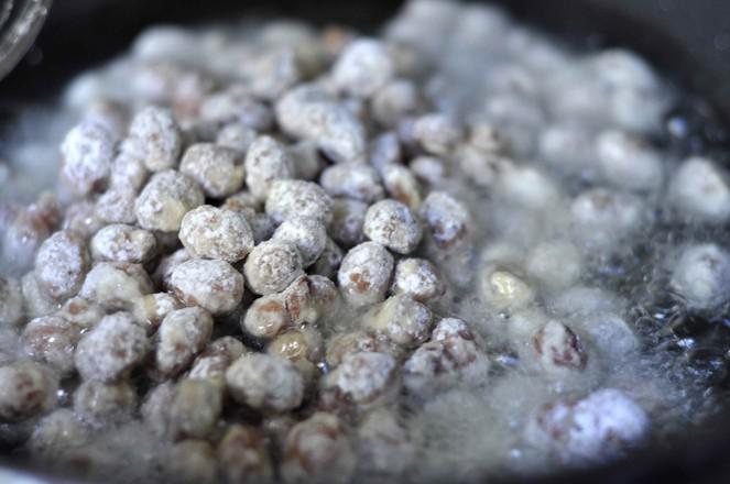 香酥花生米的做法-咸鮮味炸菜譜