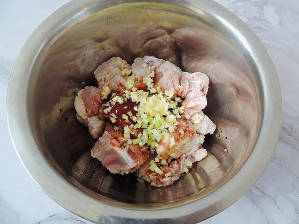 木耳蒸排骨的做法-家常味蒸菜譜