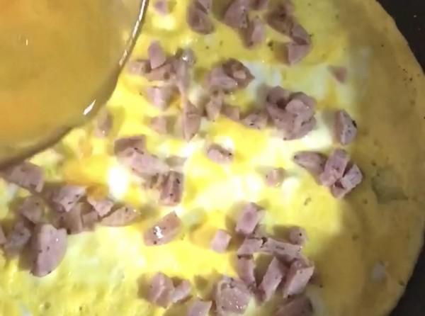 香腸雞蛋卷的做法-咸鮮味煎菜譜