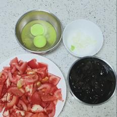 西紅柿木耳炒蛋的做法-酸甜味炒菜譜
