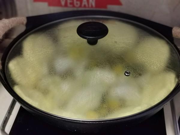 蔬菜燉牛肉貼餅子的做法-家常味燉菜譜