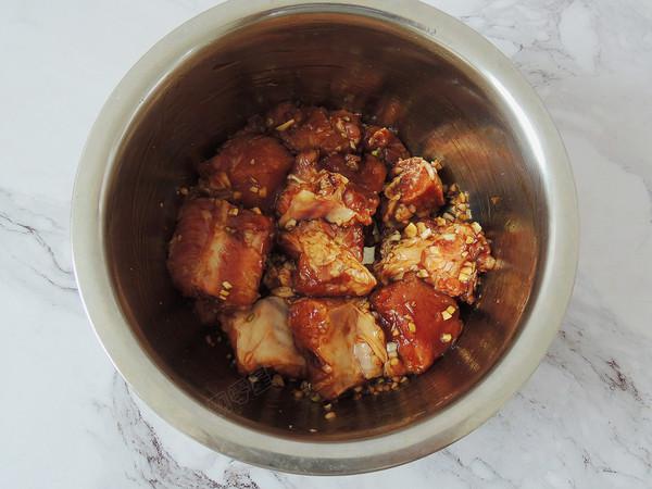 木耳蒸排骨的做法-家常味蒸菜譜