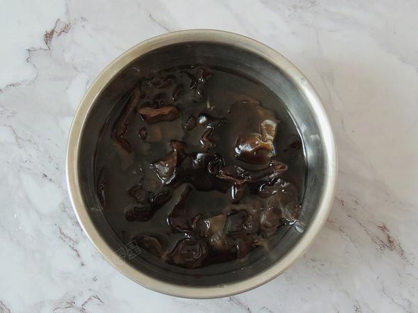 木耳蒸排骨的做法-家常味蒸菜譜