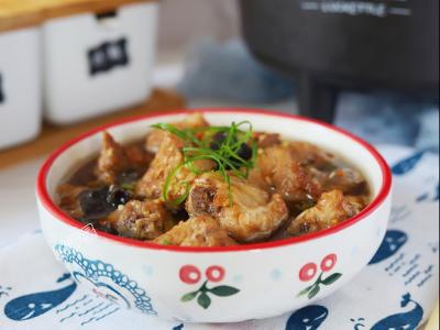 木耳蒸排骨的做法-家常味蒸菜譜