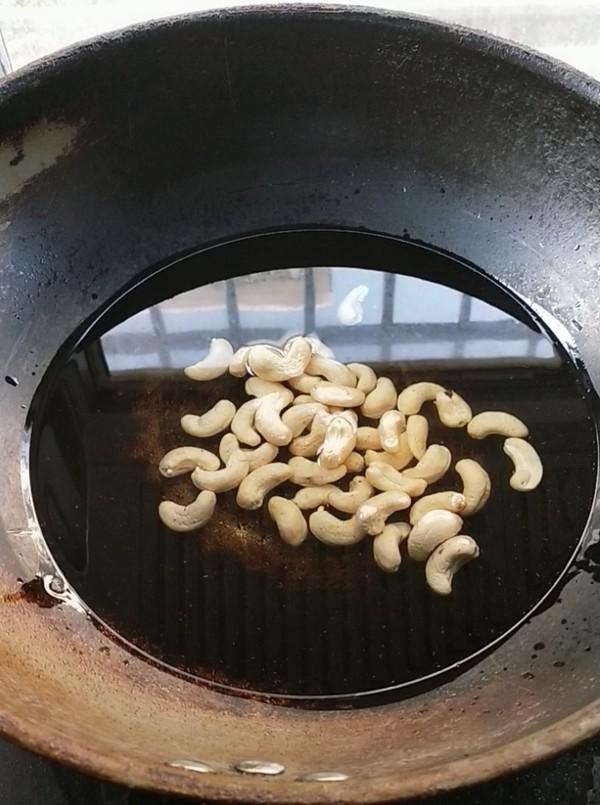 西芹腰果的做法-咸鮮味炒菜譜