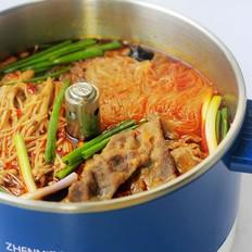 麻辣金針?lè)逝５淖龇?麻辣味煮菜譜