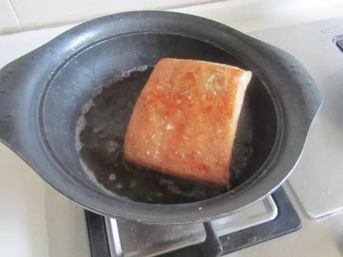 介紹梅菜扣肉簡單做法的做法-其它口味蒸菜譜-易網健康養生網 介紹梅菜扣肉簡單做法的做法-其它口味蒸菜譜