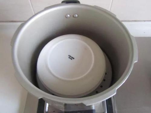 介紹梅菜扣肉簡單做法的做法-其它口味蒸菜譜-易網健康養生網 介紹梅菜扣肉簡單做法的做法-其它口味蒸菜譜