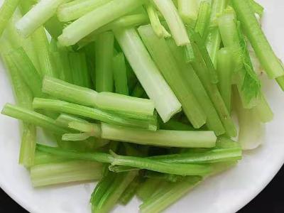 芹菜炒山藥的做法-家常味炒菜譜