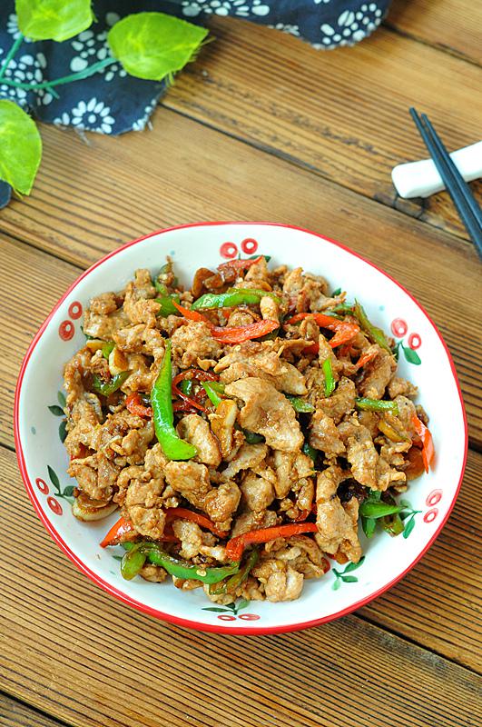 蒜爆肉片的做法-家常味炒菜譜