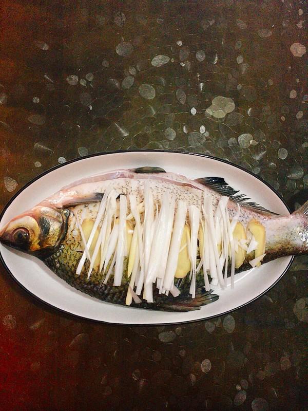 清蒸武昌魚的做法-咸鮮味蒸菜譜