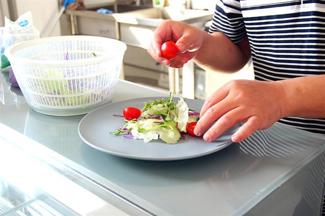 黑醋鴨胸色拉的做法-咸鮮味拌菜譜