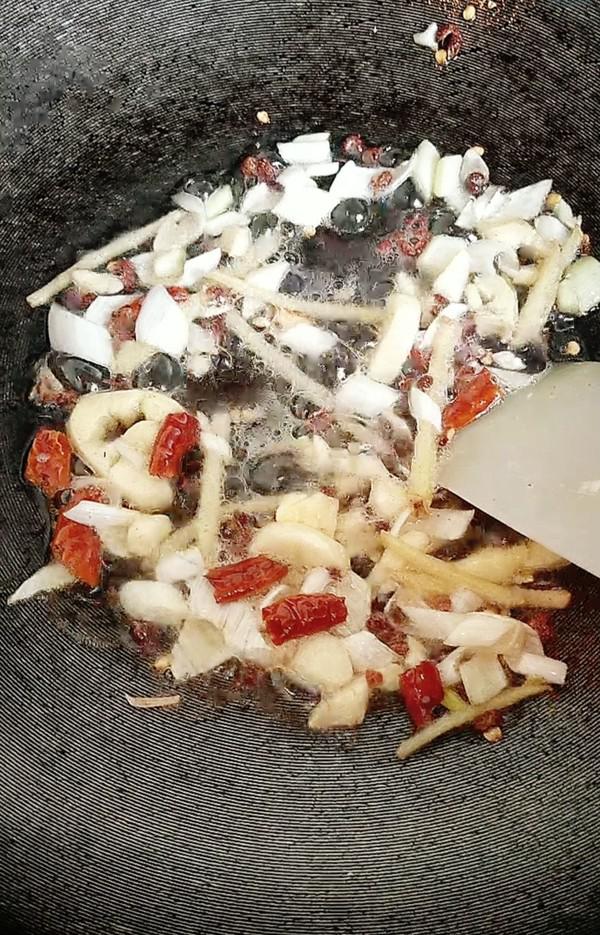 干煸藕條的做法-咸鮮味炸菜譜