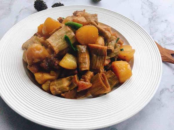 筍干土豆燉肉的做法-咸鮮味燉菜譜