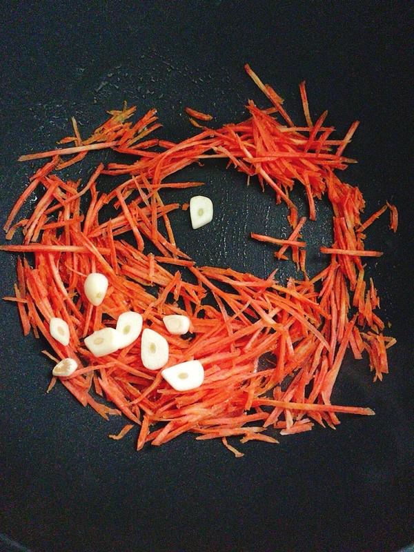 胡蘿卜炒肉丸的做法-咸鮮味炒菜譜