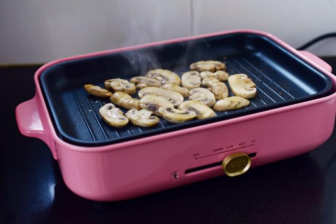 黑椒煎蘑菇的做法-咸鮮味煎菜譜