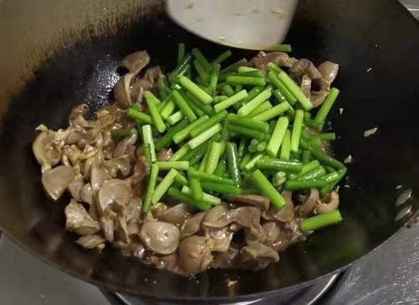 孜然蒜苔炒鴨腎的做法-家常味炒菜譜
