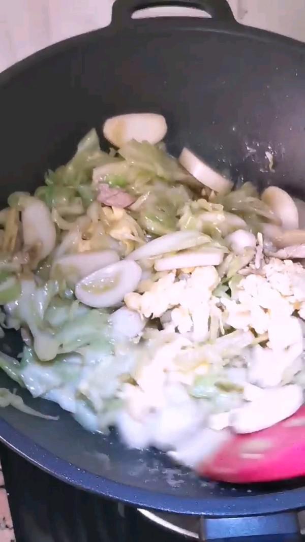 卷心菜炒年糕的做法-家常味炒菜譜