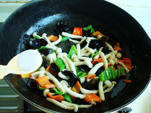 白玉菇木耳炒雞蛋的做法-咸鮮味炒菜譜-易網健康養生網 白玉菇木耳炒雞蛋的做法-咸鮮味炒菜譜