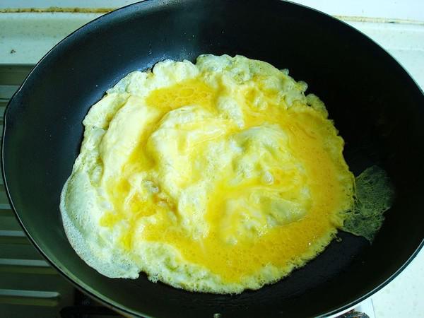 白玉菇木耳炒雞蛋的做法-咸鮮味炒菜譜-易網健康養生網 白玉菇木耳炒雞蛋的做法-咸鮮味炒菜譜