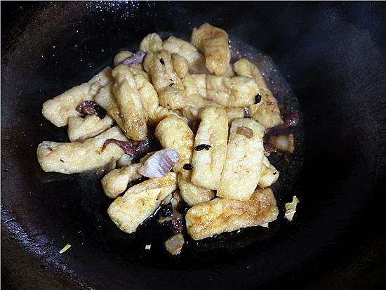 家鄉(xiāng)豆腐的做法-咸鮮味炒菜譜