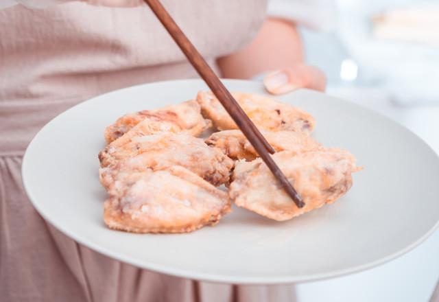 【咸蛋黃雞翅】的做法-咸鮮味炒菜譜