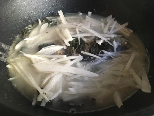 鯽魚白蘿卜絲湯的做法-家常味煮菜譜-易網健康養生網 鯽魚白蘿卜絲湯的做法-家常味煮菜譜