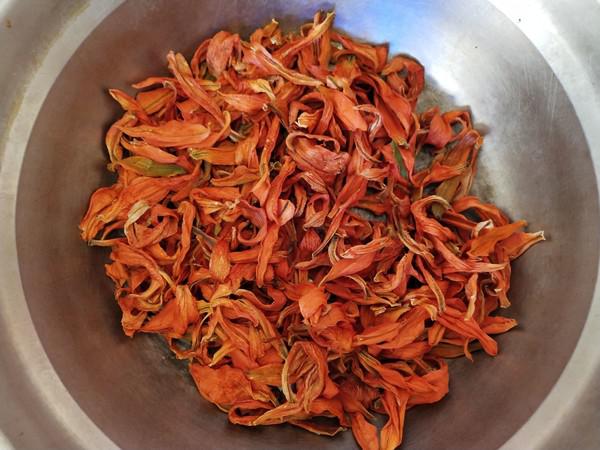 涼拌百合花的做法-酸甜味拌菜譜