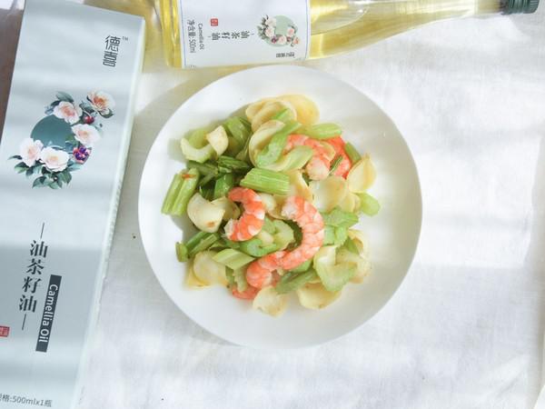 西芹百合炒蝦仁的做法-家常味炒菜譜