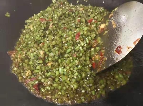 酸辣紅薯葉梗的做法-酸辣味炒菜譜