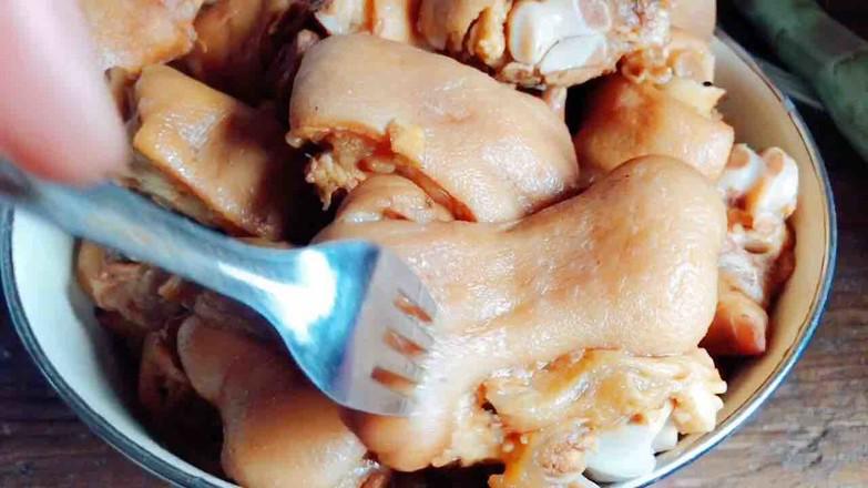 脆皮豬蹄的做法-香辣味炸菜譜