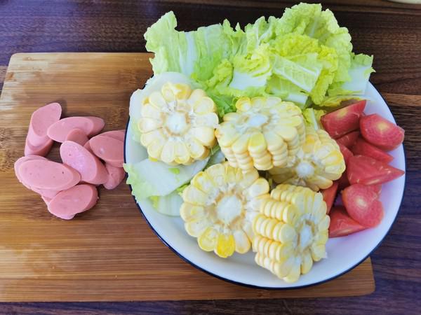 白菜玉米清脂養顏湯的做法-咸鮮味煮菜譜