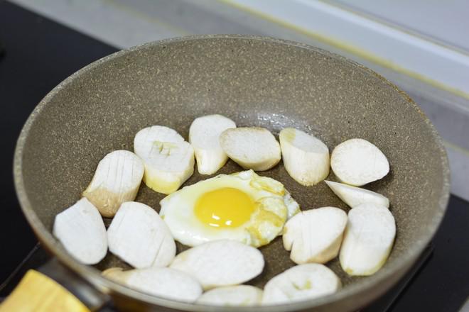 杏鮑菇腐乳煎蛋的做法-家常味煎菜譜