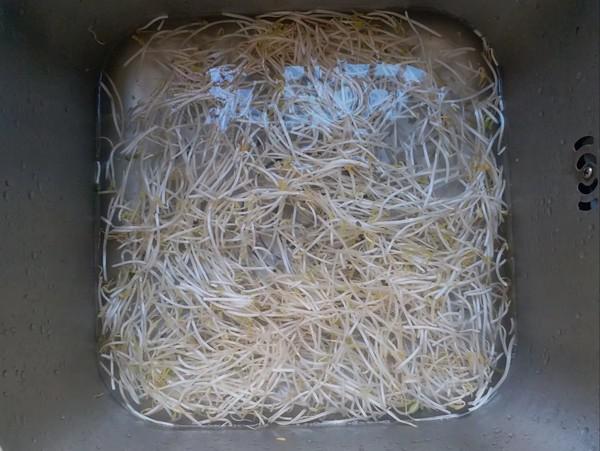 爆炒。酸辣綠豆芽的做法-咸鮮味炒菜譜