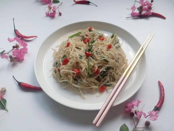 爆炒。酸辣綠豆芽的做法-咸鮮味炒菜譜